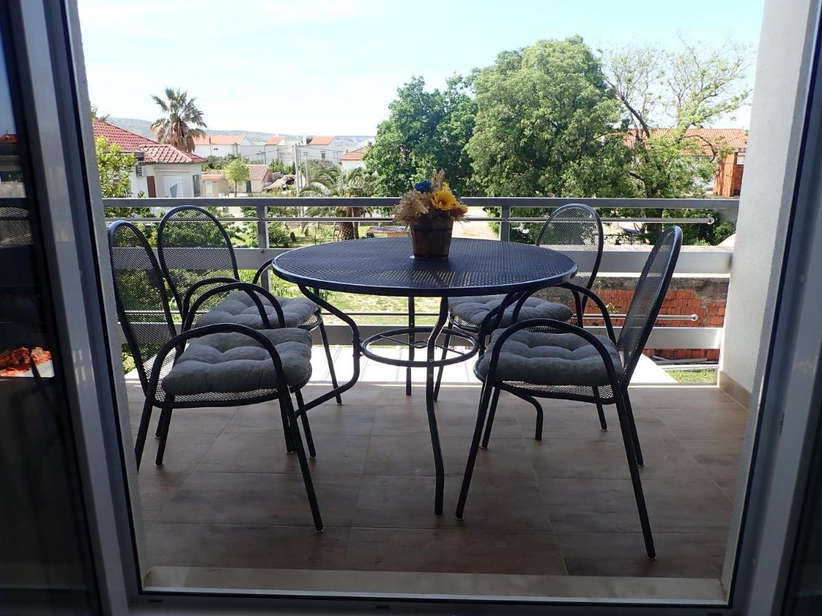 Apartment Maca Starigrad Paklenica Eksteriør billede