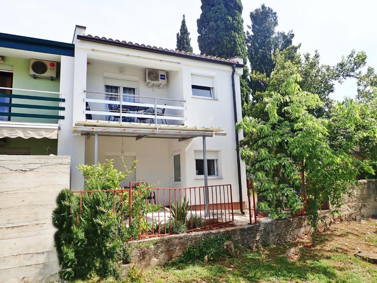 Apartment Maca Starigrad Paklenica Eksteriør billede