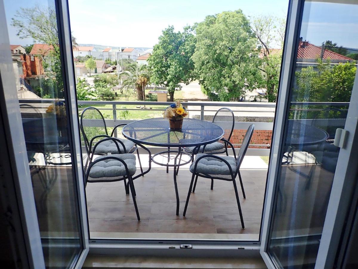 Apartment Maca Starigrad Paklenica Eksteriør billede