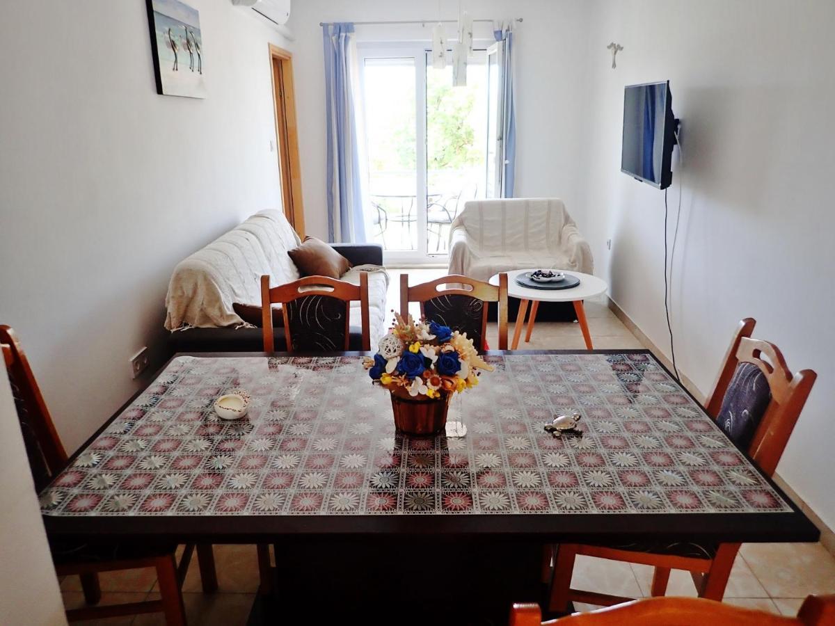 Apartment Maca Starigrad Paklenica Eksteriør billede